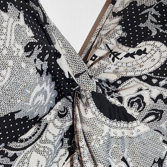 Carina Black and white paisley, knee-length dress - Size: Large - Picture 3 of 6